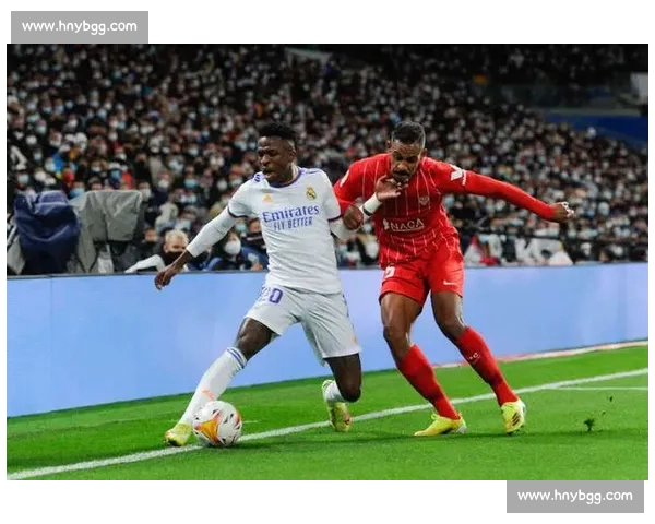 国家德比爆赛后混战！维尼修斯怒冲对手，警方出面平息