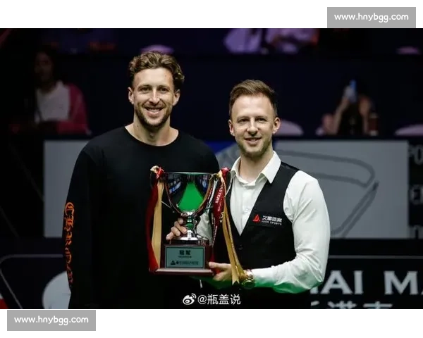 15 年圆梦！利索夫斯基携女友捧杯，与特鲁姆普相拥泪目