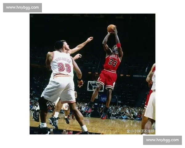模仿 NBA 球星投篮：这姿势，真神了！